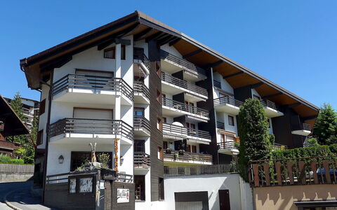 Villars 765: Sky, Building, Plant, Urban Design, Neighbourhood, Condominium, Residential Area, Facade, Real Estate