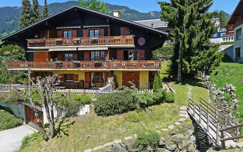 Goeland N°4: Plant, Sky, Building, Window, Tree, Nature, Natural Landscape, House, Mountain, Land Lot