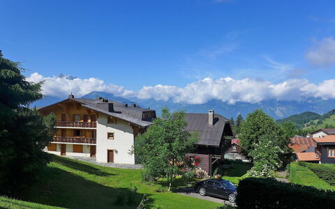 Le Brévent 4: Mountain Village, Nature, Property, Sky, House, Mountain, Home, Hill Station, Mountainous Landforms, Natural Landscape