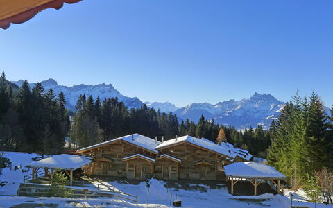 Argentière 8: Snow, Mountain, Winter, Mountainous Landforms, Hill Station, Mountain Range, Mountain Village, Alps, Property, Sky