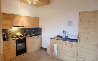 Accommodation:&nbsp;Regina B9 976.10