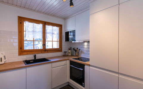 Le Geteillon 4: Kitchen, Countertop, Kitchen Appliance, Flooring, Cabinetry, Wood, Major Appliance, Interior Design, Home Appliance, Floor