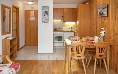 Accommodation:&nbsp;Eaux-Vives 205 150.25