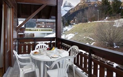 Accommodation:&nbsp;Eaux-Vives 205 150.25