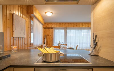 Accommodation:&nbsp;Eaux-Vives 201 150.10