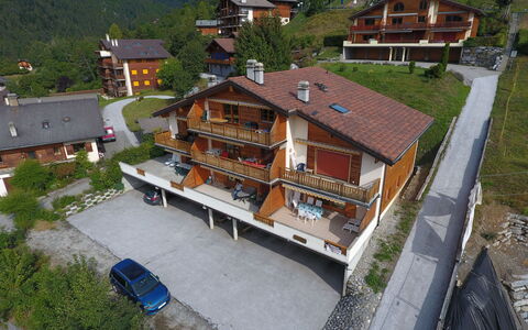 Ovronnaz 190: Building, Plant, Window, House, Vehicle, Urban Design, Tree, Car, Neighbourhood, Residential Area