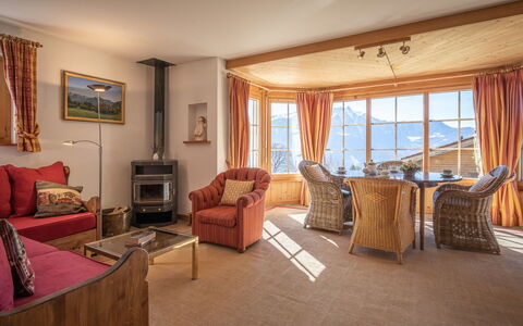 Six des Armailles: Furniture, Property, Couch, Table, Picture Frame, Comfort, Building, Curtain, Wood, Interior Design