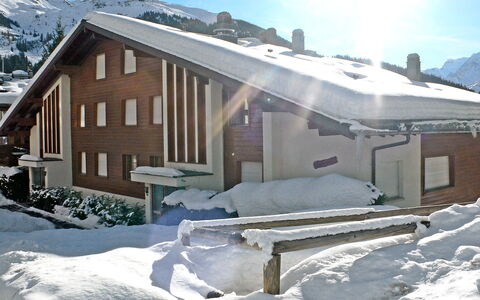 Entremont 60: Snow, Building, Property, Sky, Window, White, Slope, Cloud, House, Cottage