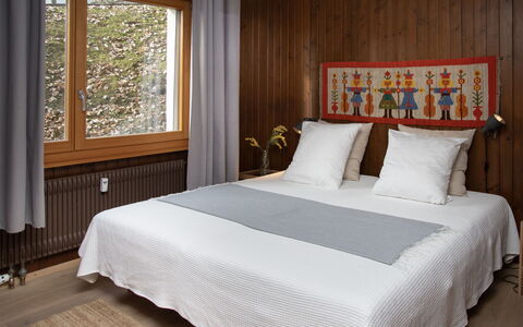 Entremont 60: Furniture, Interior Design, Flooring, Wood, Floor, Room, Bedroom, Ceiling, Bed, Lighting