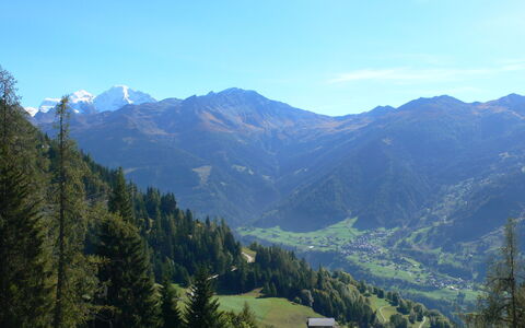 Mondzeu A258: Sky, Mountain, Cloud, Plant, Natural Landscape, Tree, Larch, Slope, Terrain, Bank