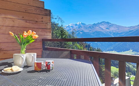 Mondzeu A258: Wood, Mountain Range, Hill Station, Wood Stain, Hardwood, Balcony, Valley, Ridge, Chair, Alps