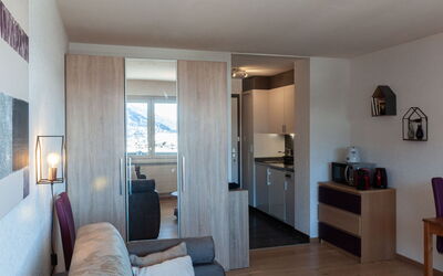 Accommodation:&nbsp;Valaisia 24A 100.26
