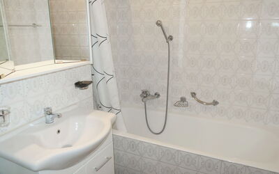 Accommodation:&nbsp;Valaisia 44B 100.5