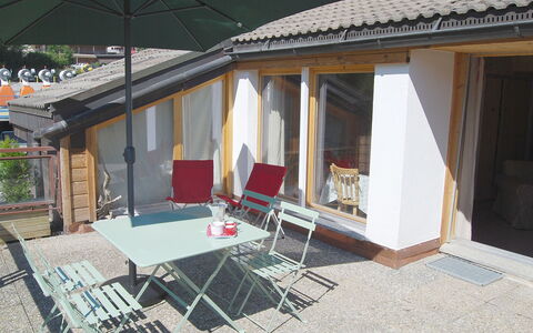 Bisse-Vieux A-4: Property, House, Building, Real Estate, Home, Room, Patio, Villa, Roof, Shade