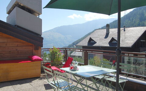 Bisse-Vieux A-4: Umbrella, Property, Shade, Building, Patio, House, Room, Real Estate, Vacation, Table