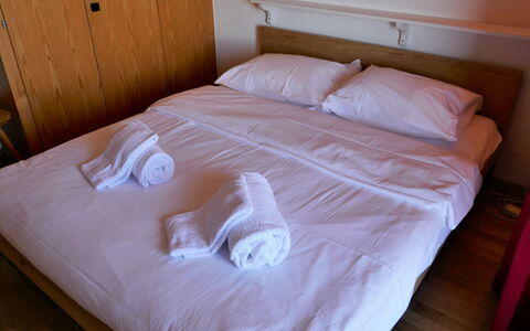 Foret E3: Bedroom, Bed, Furniture, Bed Sheet, Mattress, Bedding, Room, Bed Frame, Property, Duvet Cover