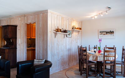 Accommodation:&nbsp;Lake Placid A7 340.4