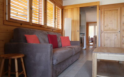 Les Chouettes 1 360.12: Furniture, Comfort, Window, Wood, Couch, Living Room, Building, Interior Design, Shade