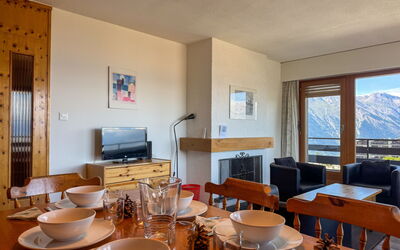 Christiania i F6 400.33: Wood, Ceiling, Furniture, Interior Design, Flooring, Floor, Room, Chair, Living Room, Apartment