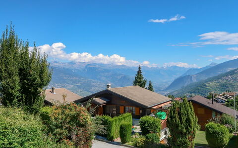 Beke: Cloud, Plant, Sky, Mountain, Ecoregion, Natural Landscape, Tree, Highland, Land Lot, Slope