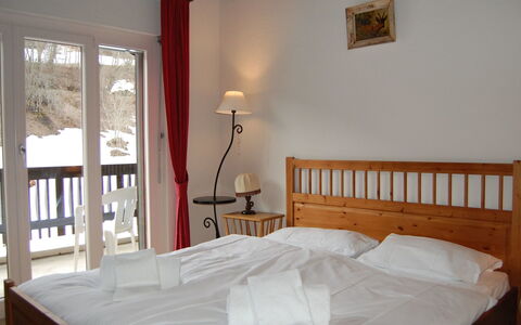 Nendaz 150: Bedroom, Bed, Room, Furniture, Property, Bed Frame, Bed Sheet, Floor, Mattress, Bedding