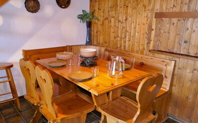 Accommodation:&nbsp;Eden Roc 28 150.5