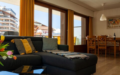 Nendaz 840: Property, Furniture, Window, Comfort, Building, Azure, Shade, Lighting, Interior Design, Wood