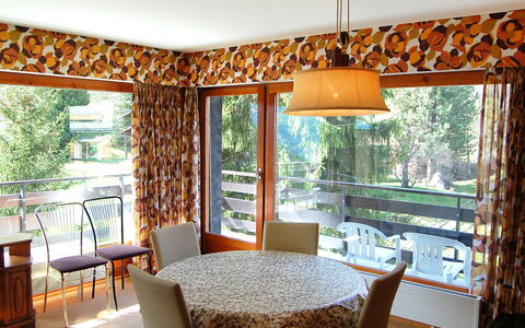 Panoramic G4: Room, Interior Design, Property, Window Treatment, Furniture, Window Valance, Ceiling, Building, Curtain, Table