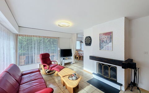 Diana E2: Interior Design, Flooring, Furniture, Floor, Ceiling, Room, Couch, Lighting, Apartment, Living Room
