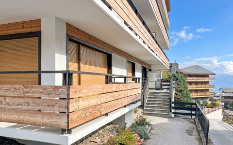 Diana E2: Wood, Apartment, Architecture, Balcony, Home, Urban Design, Composite Material, Condominium, Plank, Siding