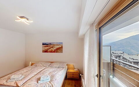 Diana E2: Wood, Interior Design, Ceiling, Room, Floor, Apartment, Wood Flooring, Hardwood, Wood Stain, Bedroom