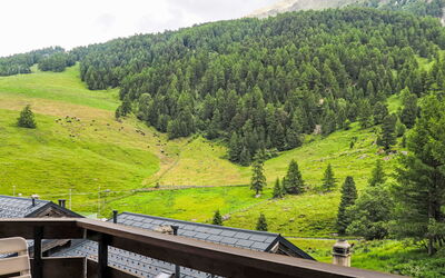 Accommodation:&nbsp;Mont Fort 16 400.16