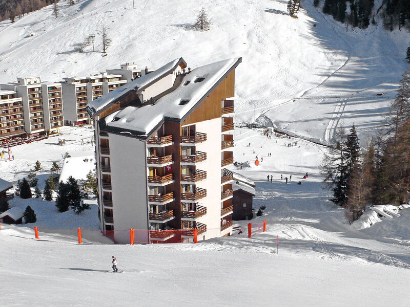 Accommodation:&nbsp;Mont-Fort 51 400.28