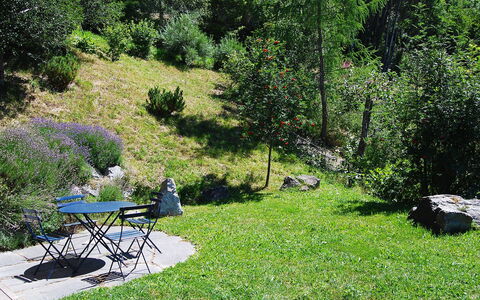 Au Bisse: Natural Landscape, Grass, Property, Nature Reserve, Yard, Lawn, Garden, Tree, Plant Community, Biome