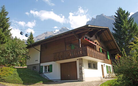 Chalet Marietta: Cloud, Plant, Sky, Property, Building, Window, Tree, Mountain, Architecture, House