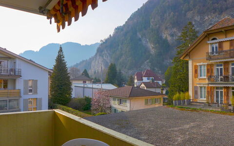Harder: Sky, Window, Property, Building, Plant, Mountain, Nature, Tree, Wood, Architecture