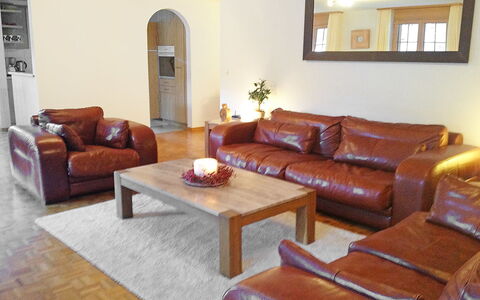 Chalet Perle: Brown, Mirror, Couch, Furniture, Table, Picture Frame, Comfort, Wood, Studio Couch, Living Room