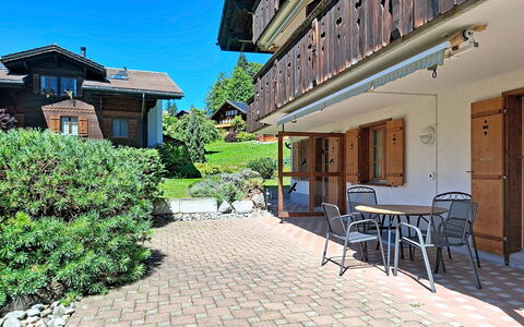 Chalet Hori: House, Roof, Cottage, Garden, Lawn, Estate, Yard, Landscaping, Balcony, Resort