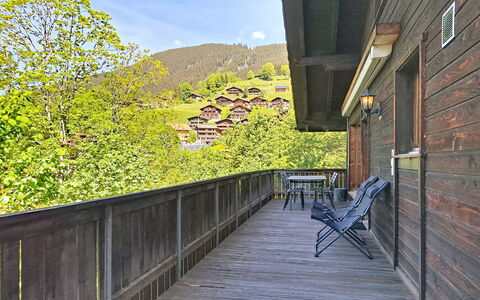 Egg-Isch: Wood, Porch, Cottage, Hardwood, Plank, Wood Flooring, Wood Stain, Deck, Balcony, Siding