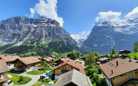 Steinbilla: Cloud, Sky, Mountain, Highland, Building, Natural Landscape, Vegetation, House, World