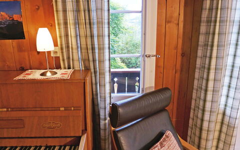 Stocki: Room, Property, House, Furniture, Interior Design, Technology, Electronic Device, Real Estate, Building