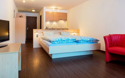 Accommodation:&nbsp;Amici 200.2