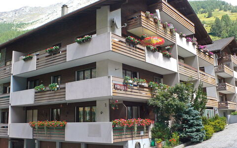 Täsch 130: Plant, Sky, Building, Property, Window, Cloud, Architecture, Urban Design, House, Tree