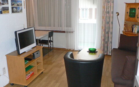 Täsch 130: Room, Furniture, Property, Desk, Computer Desk, Interior Design, Building, House, Table, Living Room