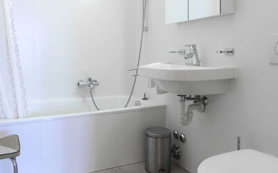 Accommodation:&nbsp;Beaulieu 101.2