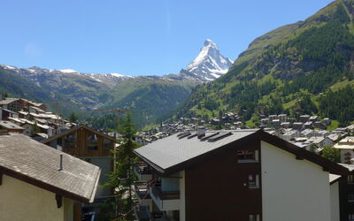 Zermatt 101: Cloud, Water, Sky, Property, Plant, Swimming Pool, Building, Window, Azure, Blue