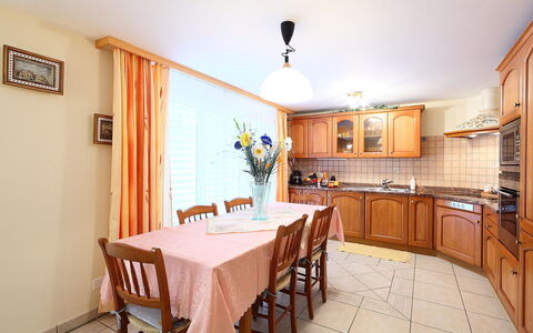 Orta: Property, Room, Building, Furniture, Real Estate, House, Interior Design, Floor, Dining Room, Table