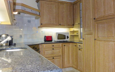 Accommodation:&nbsp;Obri Tuftra 125.7