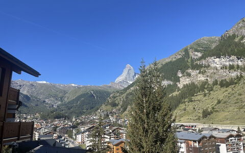 Aquila: Mountainous Landforms, Mountain, Hill, Mountain Range, Landscape, Hill Station, Human Settlement, Alps, Summit, Slope