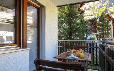 Accommodation:&nbsp;Sungold 210.1